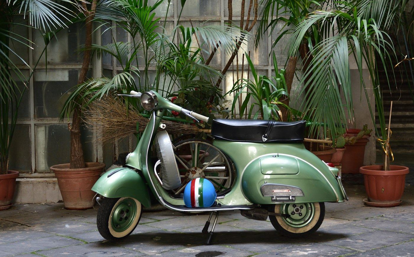 Scuter verde parcat